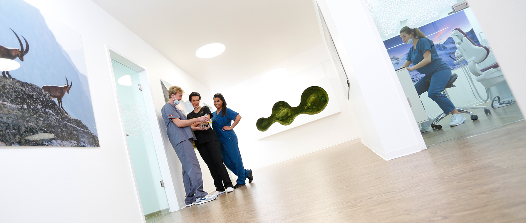 Fester Zahnersatz, sofort belastbar,  mit Premium Sofortimplantaten zu fairen Preisen. Zahnärzte Praxis Claar